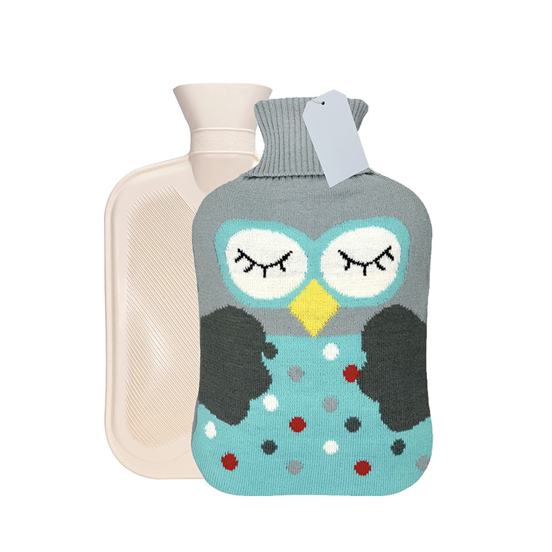 Επαναχρησιμοποιήσιμη τσάντα ζεστού νερού 2 λίτρων με πλεκτό κάλυμμα για κράμπες περιόδου 